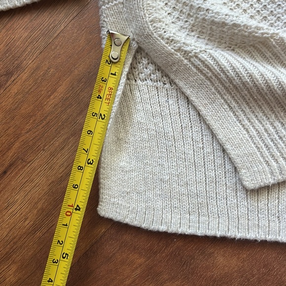 EUC Gap boat neck khaki knit light sweater - Picture 9 of 12